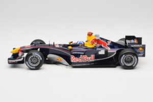 Red Bull RB1 Cosworth #14 D. Coulthard Red Bull Racing Showcar 2005 Minichamps 1:18 100050084 Diecast — photo 3 of 7