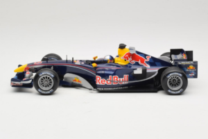 Red Bull RB1 Cosworth #15 C. Klien Red Bull Racing Showcar 2005 Minichamps 1:18 100050085 Diecast — photo 3 of 7