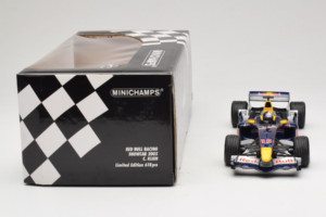 Red Bull RB1 Cosworth #15 C. Klien Red Bull Racing Showcar 2005 Minichamps 1:18 100050085 Diecast — photo 7 of 7