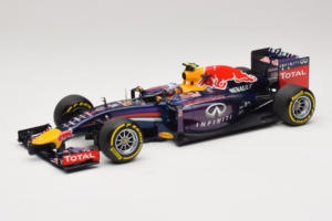 Red Bull RB10 Renault #3 D. Ricciardo Infiniti Red Bull Racing Showcar 2014 Minichamps 1:18 110140003 Diecast