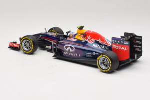 Red Bull RB10 Renault #3 D. Ricciardo Infiniti Red Bull Racing Showcar 2014 Minichamps 1:18 110140003 Diecast — photo 5 of 6