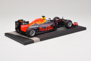 Red Bull RB12 Tag Heuer #3 D. Ricciardo Red Bull Racing 1st Pole Monaco Grand Prix 2016 Minichamps 1:18 117160103 Resin — photo 3 of 7