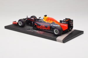 Red Bull RB12 Tag Heuer #3 D. Ricciardo Red Bull Racing 1st Pole Monaco Grand Prix 2016 Minichamps 1:18 117160103 Resin — photo 5 of 7