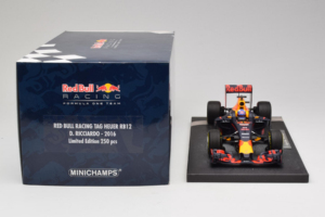 Red Bull RB12 Tag Heuer #3 D. Ricciardo Red Bull Racing Showcar 2016 Minichamps 1:18 117160003 Resin — photo 6 of 7