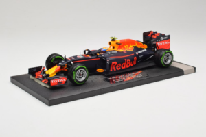 Red Bull RB12 Tag Heuer #33 M. Verstappen Red Bull Racing Showcar 2016 Minichamps 1:18 117161233 Resin — photo 2 of 7
