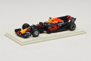 Red Bull RB13 Tag Heuer #33 M. Verstappen 3rd Chinese Grand Prix 2017 Spark 1:43 S5037 Resin — photo 2 of 4