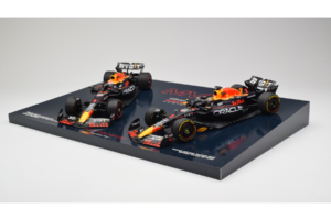 Red Bull RB19 Honda RBPT #1 M. Verstappen Oracle Red Bull Racing Qatar Grand Prix World Champion 2023 Minichamps 1:18 1122318 — photo 2 of 6
