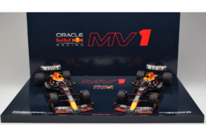 Red Bull RB19 Honda RBPT #1 M. Verstappen Oracle Red Bull Racing Qatar Grand Prix World Champion 2023 Minichamps 1:18 1122318 — photo 6 of 6