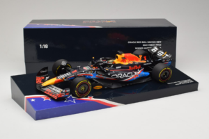 Red Bull RB19 #1 M. Verstappen Oracle Red Bull Racing United States Grand Prix Winner World Champion 2023 Minichamps 1:18 113 — photo 7 of 7
