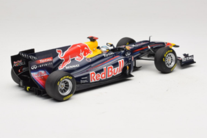 Red Bull RB7 Renault #1 S. Vettel Red Bull Racing Showcar 2011 Minichamps 1:18 110110071-1 Diecast — photo 2 of 7