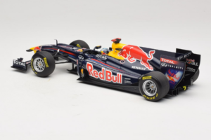 Red Bull RB7 Renault #1 S. Vettel Red Bull Racing Showcar 2011 Minichamps 1:18 110110071-1 Diecast — photo 5 of 7