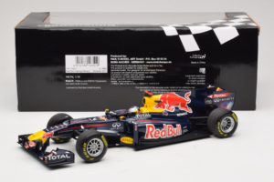 Red Bull RB7 Renault #1 S. Vettel Red Bull Racing Showcar 2011 Minichamps 1:18 110110071-1 Diecast — photo 6 of 7