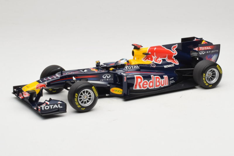 Red Bull RB7 Renault #1 S. Vettel Red Bull Racing Showcar 2011 Minichamps 1:18 110110071-1 Diecast