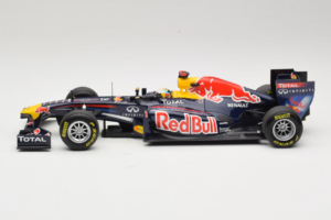 Red Bull RB7 Renault #1 S. Vettel Red Bull Racing World Champion 2011 Minichamps 1:18 110110001 Diecast — photo 3 of 6