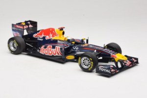 Red Bull RB7 Renault #1 S. Vettel Red Bull Racing World Champion 2011 Minichamps 1:18 110110001 Diecast — photo 4 of 6