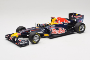 Red Bull RB7 Renault #1 S. Vettel Red Bull Racing World Champion 2011 Minichamps 1:18 110110001 Diecast