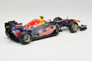 Red Bull RB7 Renault #2 M. Webber Red Bull Racing Showcar 2011 Minichamps 1:18 110110002 Diecast — photo 2 of 7