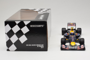 Red Bull RB7 Renault #2 M. Webber Red Bull Racing Showcar 2011 Minichamps 1:18 110110002 Diecast — photo 7 of 7