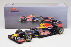 Red Bull RB8 Renault #2 M. Webber Red Bull Racing Showcar 2012 Minichamps 1:18 110120072 Diecast — photo 7 of 7