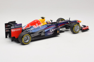 Red Bull RB9 Renault #2 M. Webber Infiniti Red Bull Racing Showcar 2013 Minichamps 1:18 110130072 Diecast — photo 2 of 6