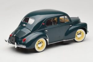Renault 4CV Green Solido 1:18 8047 Diecast — photo 2 of 6
