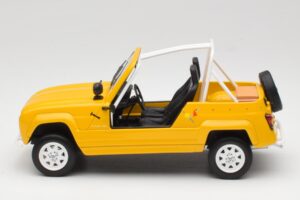 Renault 4L JP4 Jaune Tournesol Otto 1:18 OT1079 Resin — photo 3 of 6