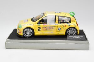 Renault Clio Sport #2 E. Rangoni Renault Clio Trophy Winner 2000 Universal Hobbies 1:18 7711218616 Diecast — photo 3 of 6