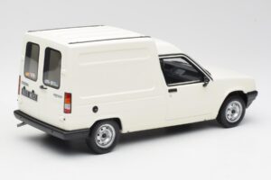 Renault Express White Otto 1:18 OT466 Resin — photo 2 of 5