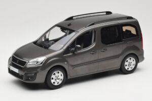 Renault Juvaquatre Break 300 kg Ivory Norev 1:18 185260 Diecast