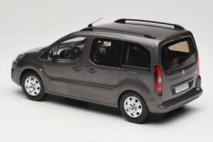 Renault Juvaquatre Break 300 kg Ivory Norev 1:18 185260 Diecast — photo 5 of 6