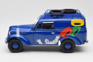Renault Juvaquatre Michelin Blue Solido 1:18 82008 Diecast — photo 4 of 8