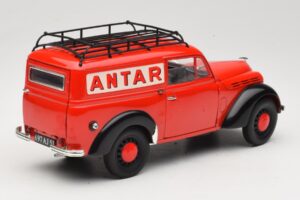 Renault Juvaquatre Utilitaire Red Solido 1:18 8424 Diecast — photo 3 of 8
