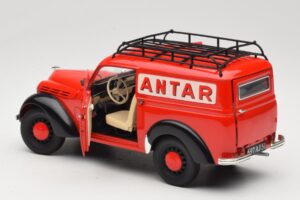 Renault Juvaquatre Utilitaire Red Solido 1:18 8424 Diecast — photo 5 of 8