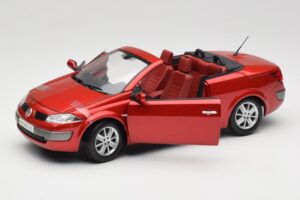 Renault Megane Mk1 CC Red Solido 1:18 8152 Diecast — photo 2 of 8