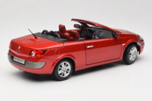 Renault Megane Mk1 CC Red Solido 1:18 8152 Diecast — photo 3 of 8