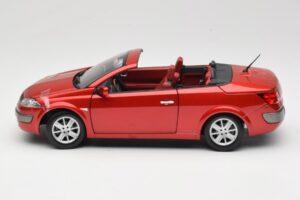 Renault Megane Mk1 CC Red Solido 1:18 8152 Diecast — photo 4 of 8