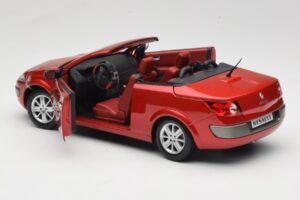 Renault Megane Mk1 CC Red Solido 1:18 8152 Diecast — photo 5 of 8