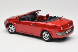 Renault Megane Mk1 CC Red Solido 1:18 8152 Diecast — photo 7 of 8