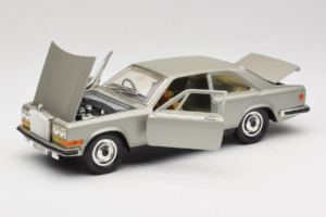 Rolls-Royce Camargue Silver Diamond Edition Bburago 1:18 3001-M3 Diecast — photo 2 of 8
