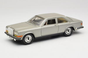 Rolls-Royce Camargue Silver Diamond Edition Bburago 1:18 3001-M3 Diecast