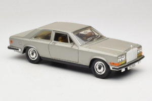 Rolls-Royce Camargue Silver Diamond Edition Bburago 1:18 3001-M3 Diecast — photo 6 of 8