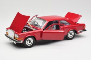 Rolls-Royce Camargue Red Bburago 1:22 3001 Diecast — photo 2 of 8
