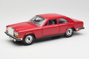 Rolls-Royce Camargue Red Bburago 1:22 3001 Diecast