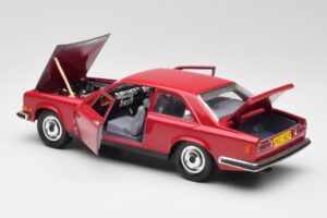 Rolls-Royce Camargue Red Bburago 1:22 3001 Diecast — photo 5 of 8