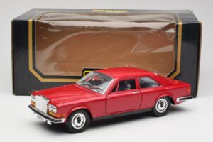 Rolls-Royce Camargue Red Bburago 1:22 3001 Diecast — photo 8 of 8