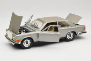 Rolls-Royce Camargue Silver Bburago 1:18 3001-M2 Diecast — photo 2 of 8