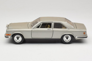 Rolls-Royce Camargue Silver Bburago 1:18 3001-M2 Diecast — photo 4 of 8