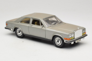 Rolls-Royce Camargue Silver Bburago 1:18 3001-M2 Diecast — photo 6 of 8