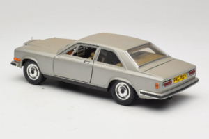 Rolls-Royce Camargue Silver Bburago 1:18 3001-M2 Diecast — photo 7 of 8