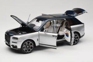 Rolls-Royce Cullinan Blue & Silver Two-Tone OEM 1:18 028-16B Diecast — photo 2 of 8
